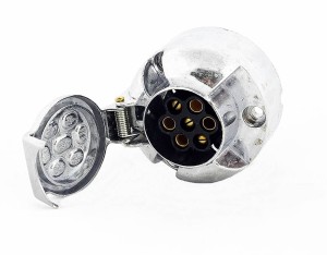 GNIAZDO 7 BIEGUNOWE DO PRZYCZEPY METALOWE 12V